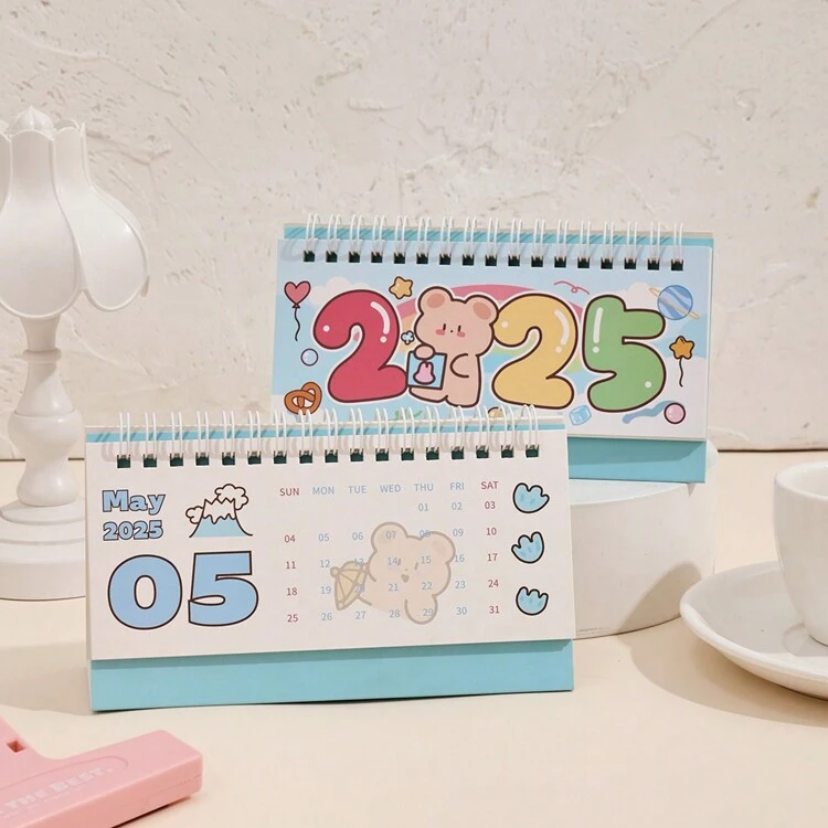 Calendario de Escritorio 2025 – Osito Kawaii 💙🐻